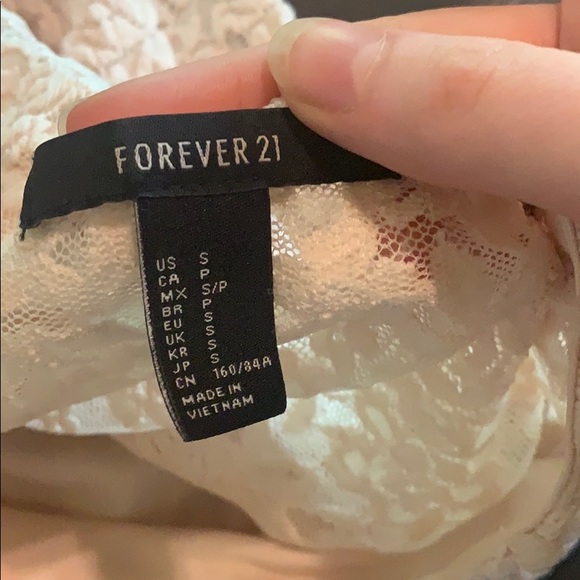 Forever 21 Lace top - Picture 2 of 2